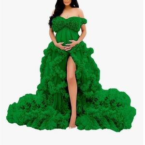 Elegant Green Ruffled Evening Gown
